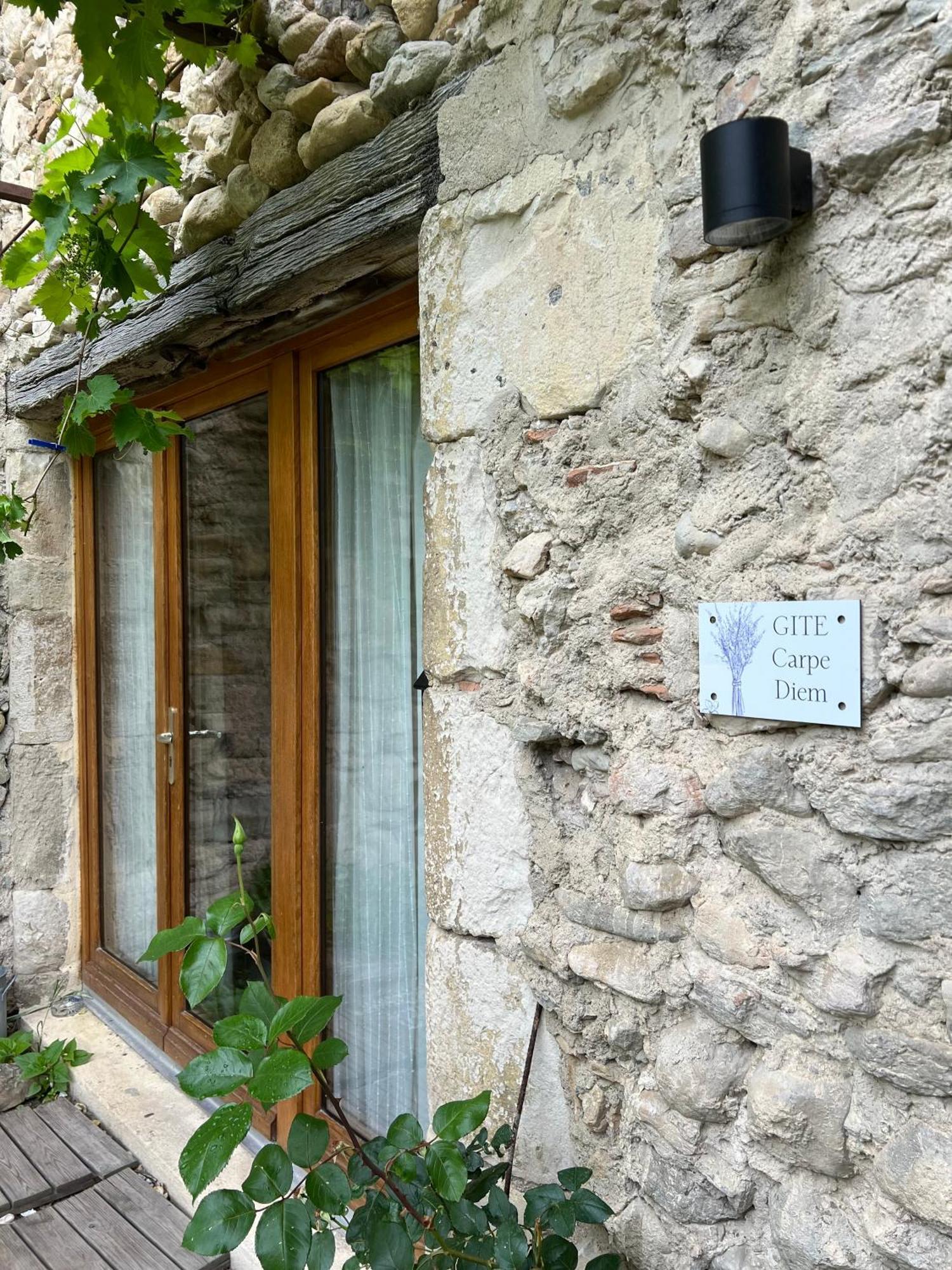 Gites Du Chateau D'Alencon Le Pegue Luaran gambar