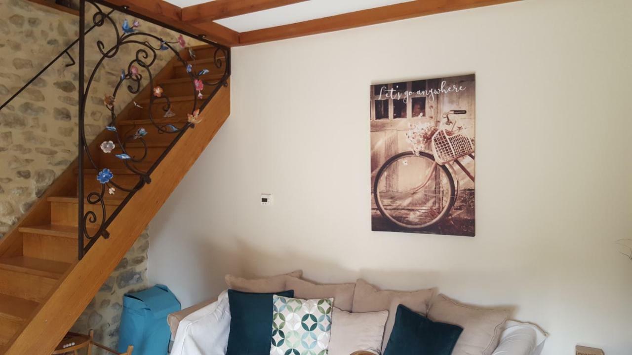 Gites Du Chateau D'Alencon Le Pegue Luaran gambar
